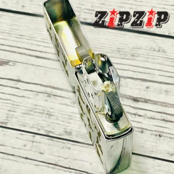 Zippo Mỹ Chính Hãng Khắc Bí Kiếp Cửu Âm Chân Kinh 2 Mặt Hình - Ảnh 8