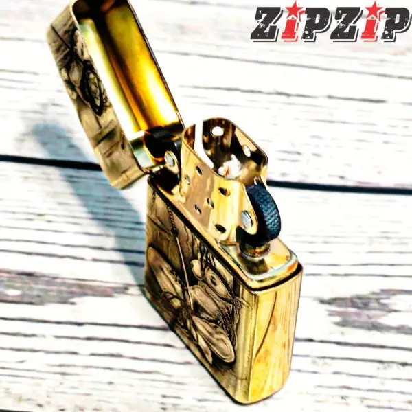 Zippo Mỹ Chính Hãng Amor Brass Khắc 2 Mặt Hình Nghệ Thuật - Ảnh 8